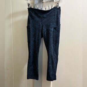 EUC Lululemon Speed Up Crop 21”